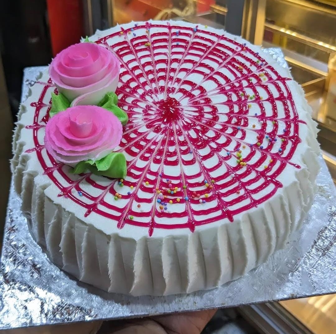 Pink Rims Vanilla Dream Cake